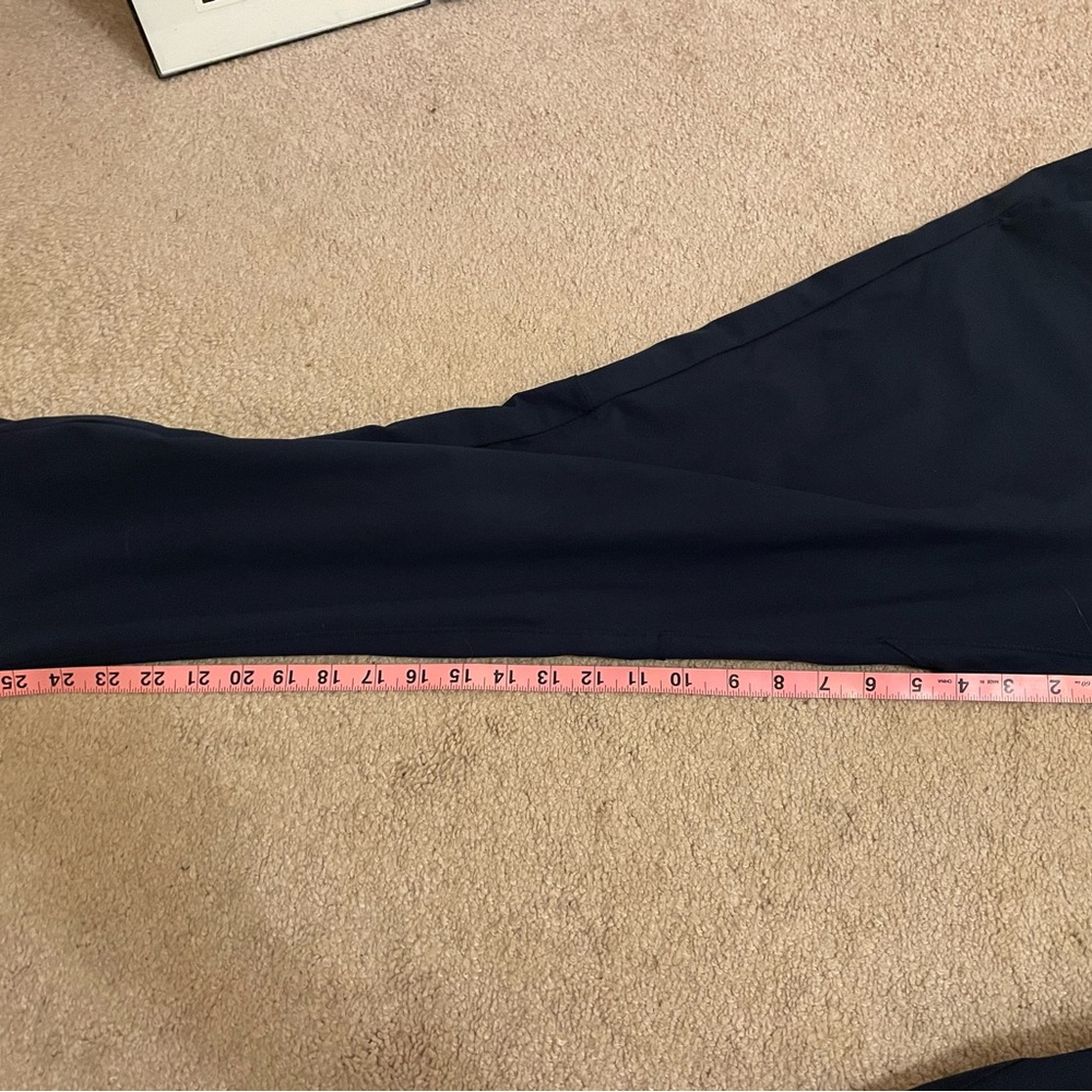 Men’s true navy Lululemon 34” waist x 28” inseam